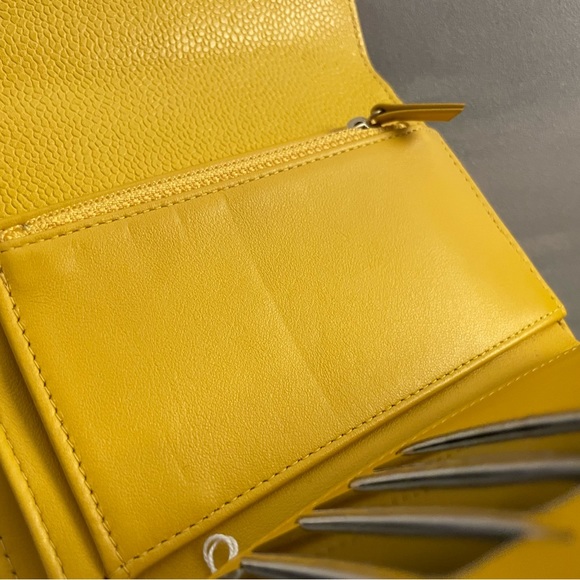 Chanel Medium Flap Wallet - Picture 10 of 17